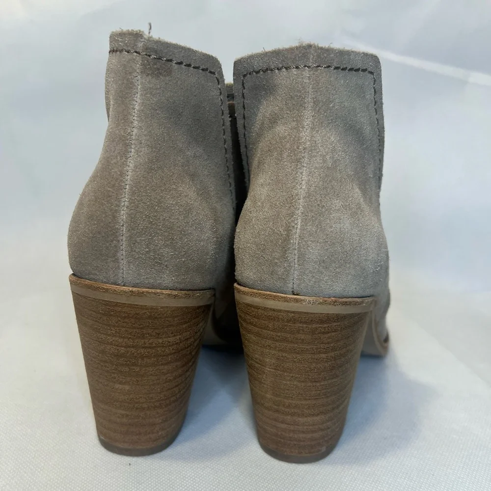 Dolce Vita shep suede booties